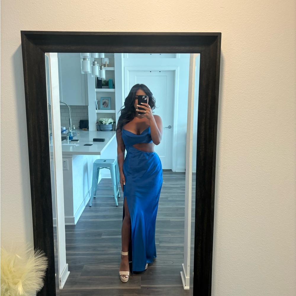 Elegant Blue Evening Gown